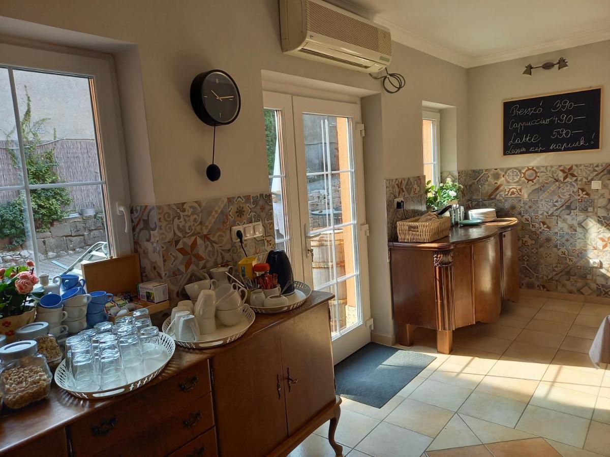 Europa Panzio Bed & Breakfast Eger Luaran gambar