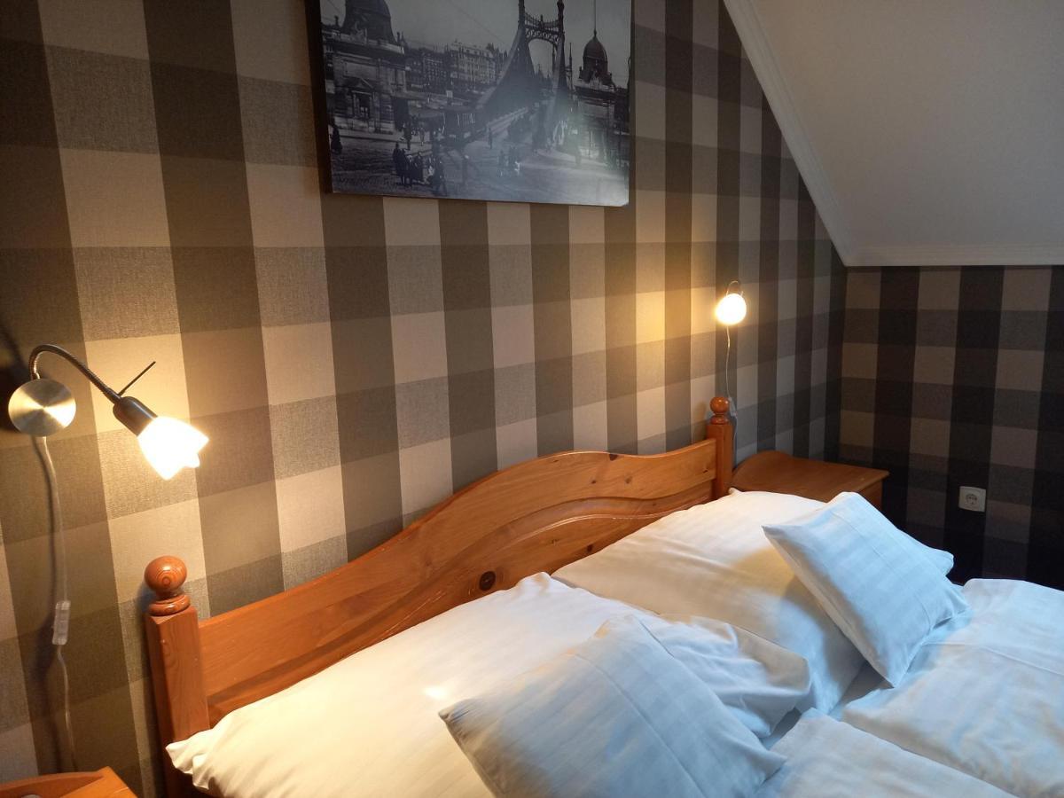 Europa Panzio Bed & Breakfast Eger Luaran gambar