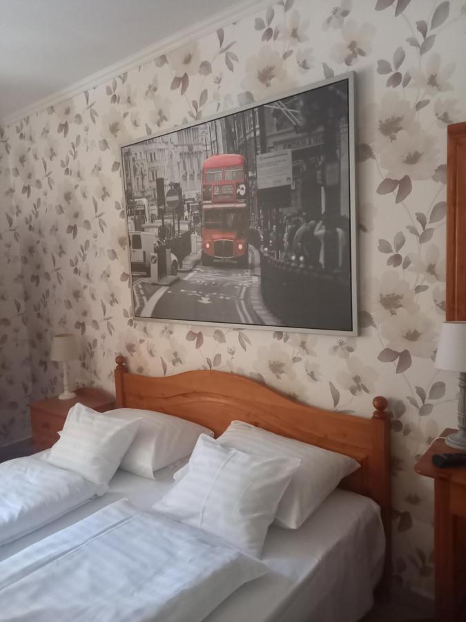 Europa Panzio Bed & Breakfast Eger Luaran gambar