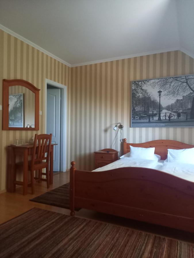 Europa Panzio Bed & Breakfast Eger Luaran gambar