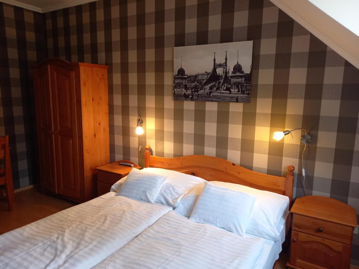 Europa Panzio Bed & Breakfast Eger Luaran gambar