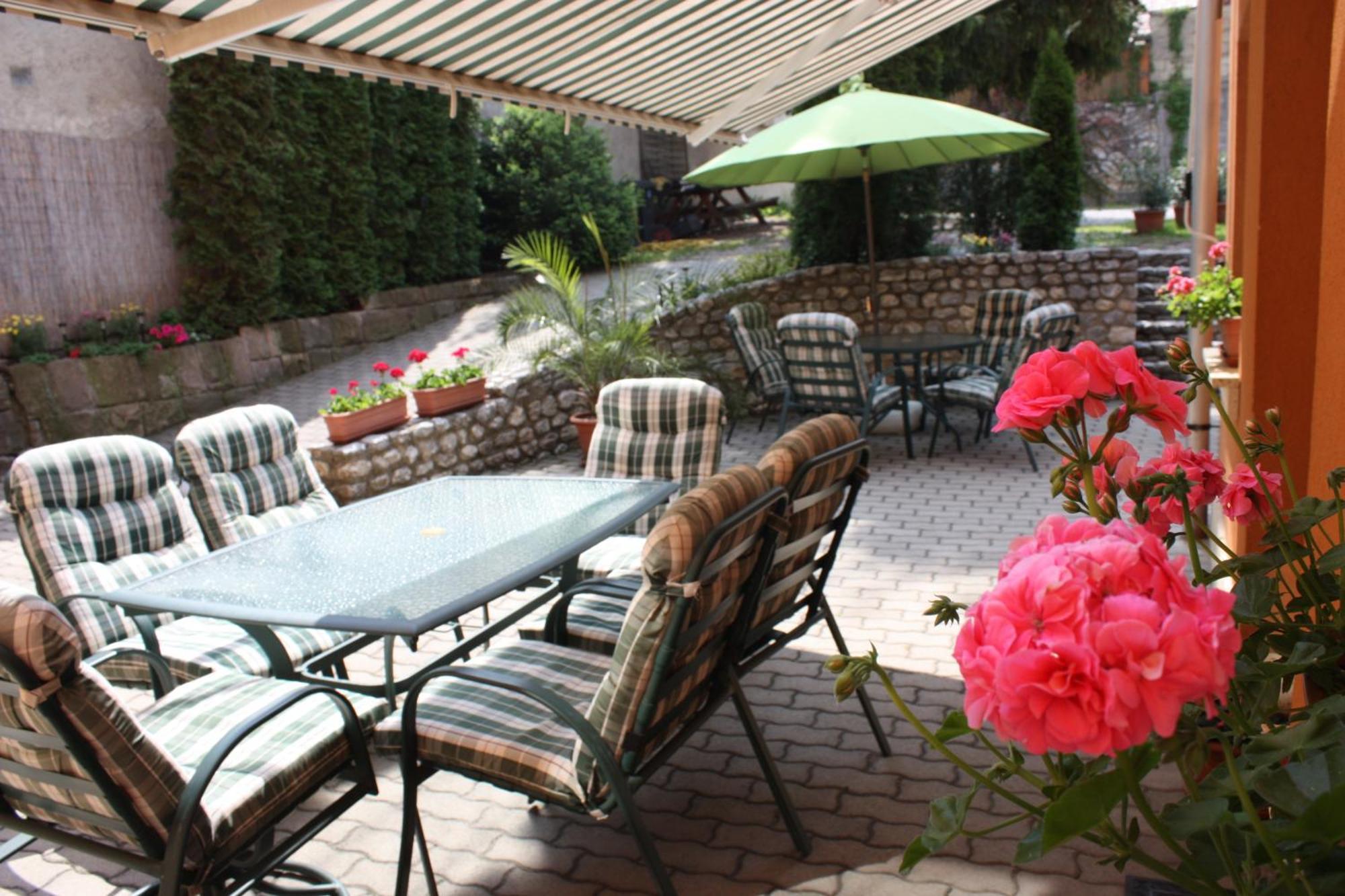 Europa Panzio Bed & Breakfast Eger Luaran gambar